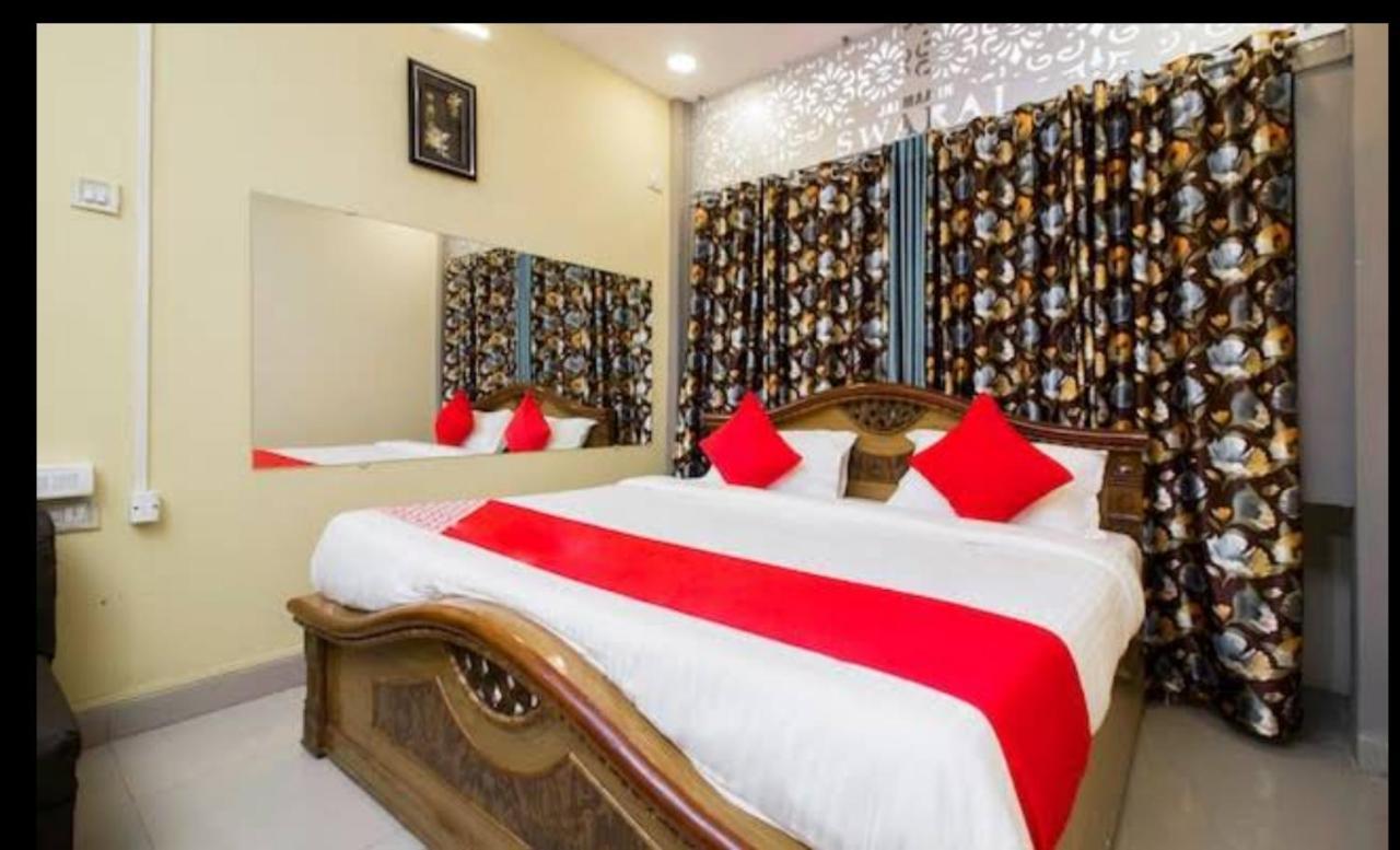 Hotel Swaraj Logde Panvel Eksteriør billede