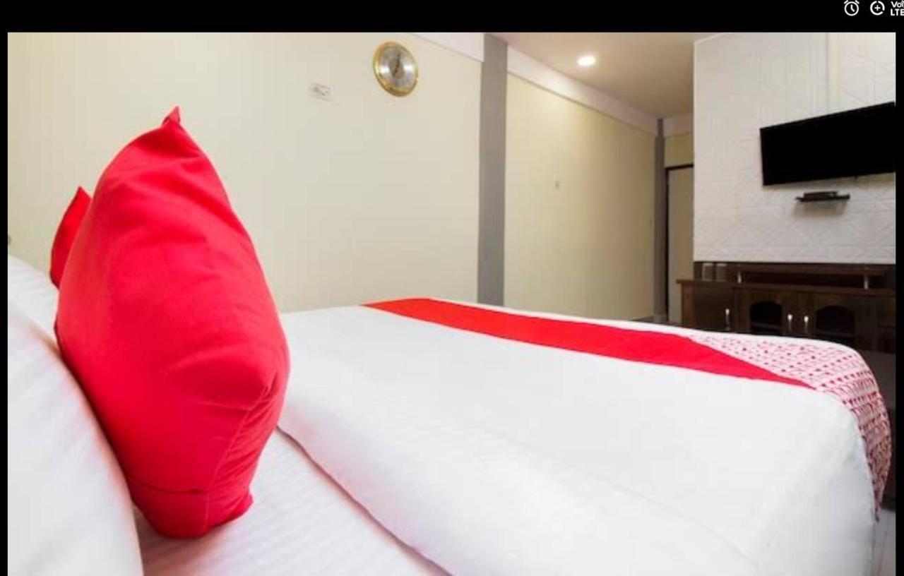 Hotel Swaraj Logde Panvel Eksteriør billede