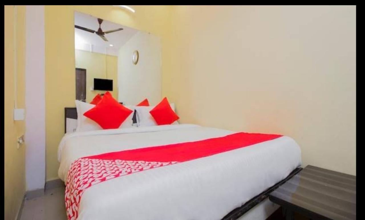 Hotel Swaraj Logde Panvel Eksteriør billede
